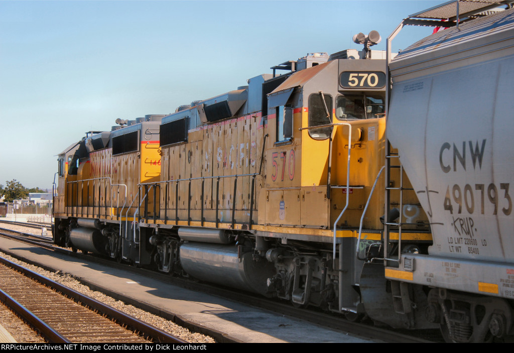 UP 570